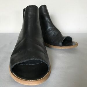 Musse & Cloud Black Open Toe Sandal